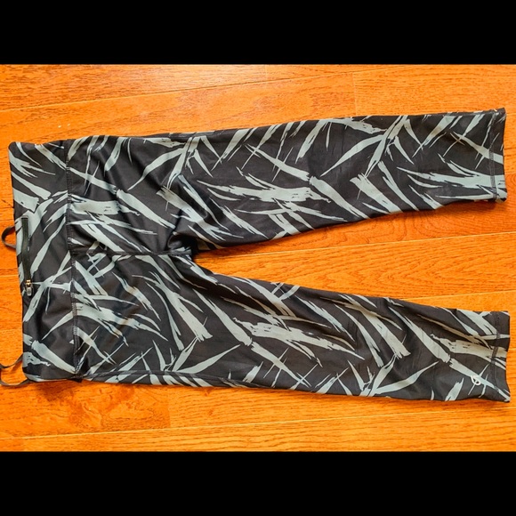 Gap fit cropped leggings - small petite - Picture 2 of 3